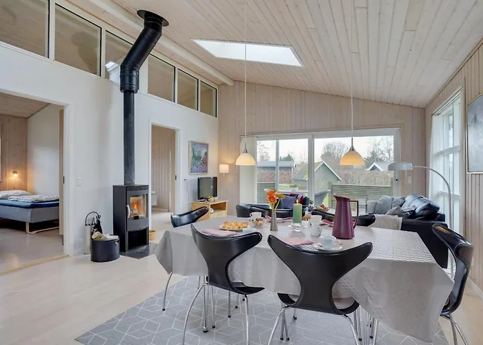 Flete - 200m From The Sea By Interhome Holiday home Nedre Lysabild